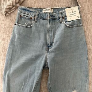 Abercrombie & Fitch Ankle Straight High Rise - 27R